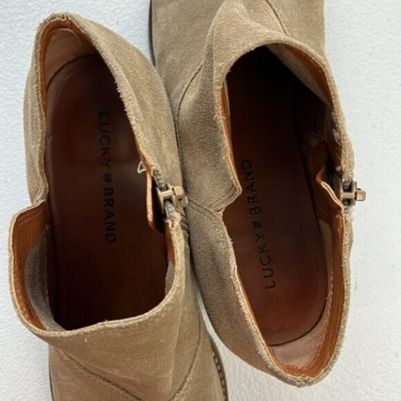 Lucky Brand Brekke Suede Booties Taupe Pull-on Low Heel Asymmetric Ankle Shoes 9 - Picture 9 of 9